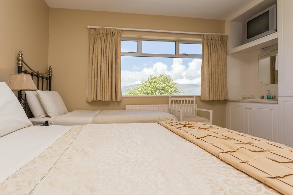 Fern Rock Bed And Breakfast Dromin Bagian luar foto